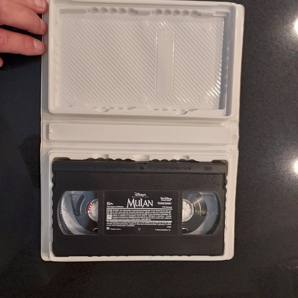 Disney's masterpiece MULAN VHS - Picture 4 of 4